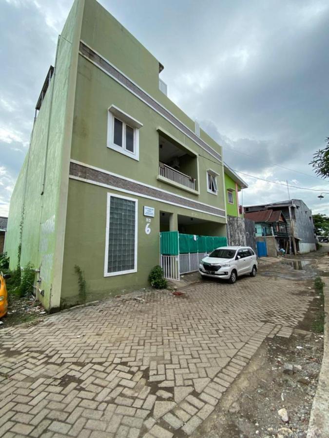 Penginapan Aisya Toa Daeng Makassar Esterno foto